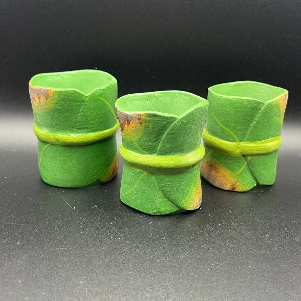 Pineapple & Banana Leaf Wood Napkin Rings Hand-Painted‎ Set of 7 ~ Indonesia